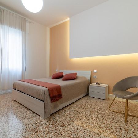 Casa Daura - Your Comfortable Apartment In Bologna - Parking エクステリア 写真