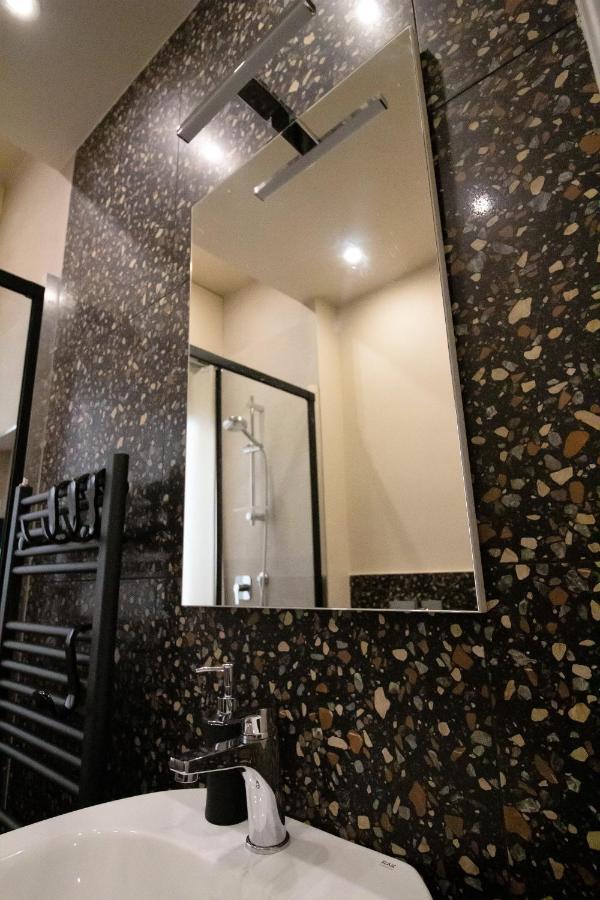 Casa Daura - Your Comfortable Apartment In Bologna - Parking エクステリア 写真