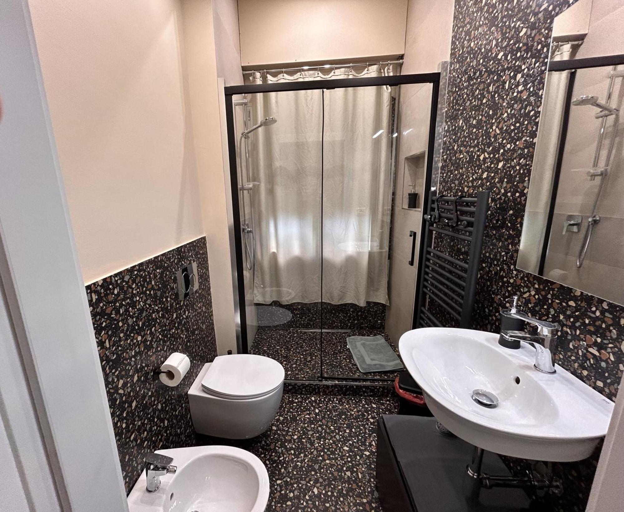 Casa Daura - Your Comfortable Apartment In Bologna - Parking エクステリア 写真