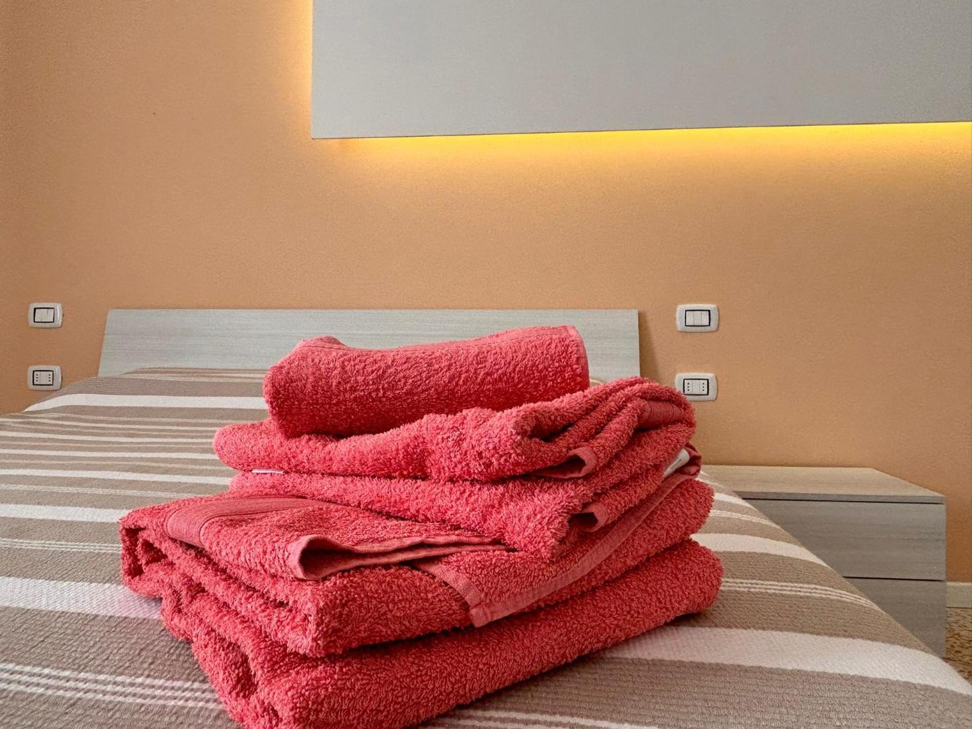 Casa Daura - Your Comfortable Apartment In Bologna - Parking エクステリア 写真
