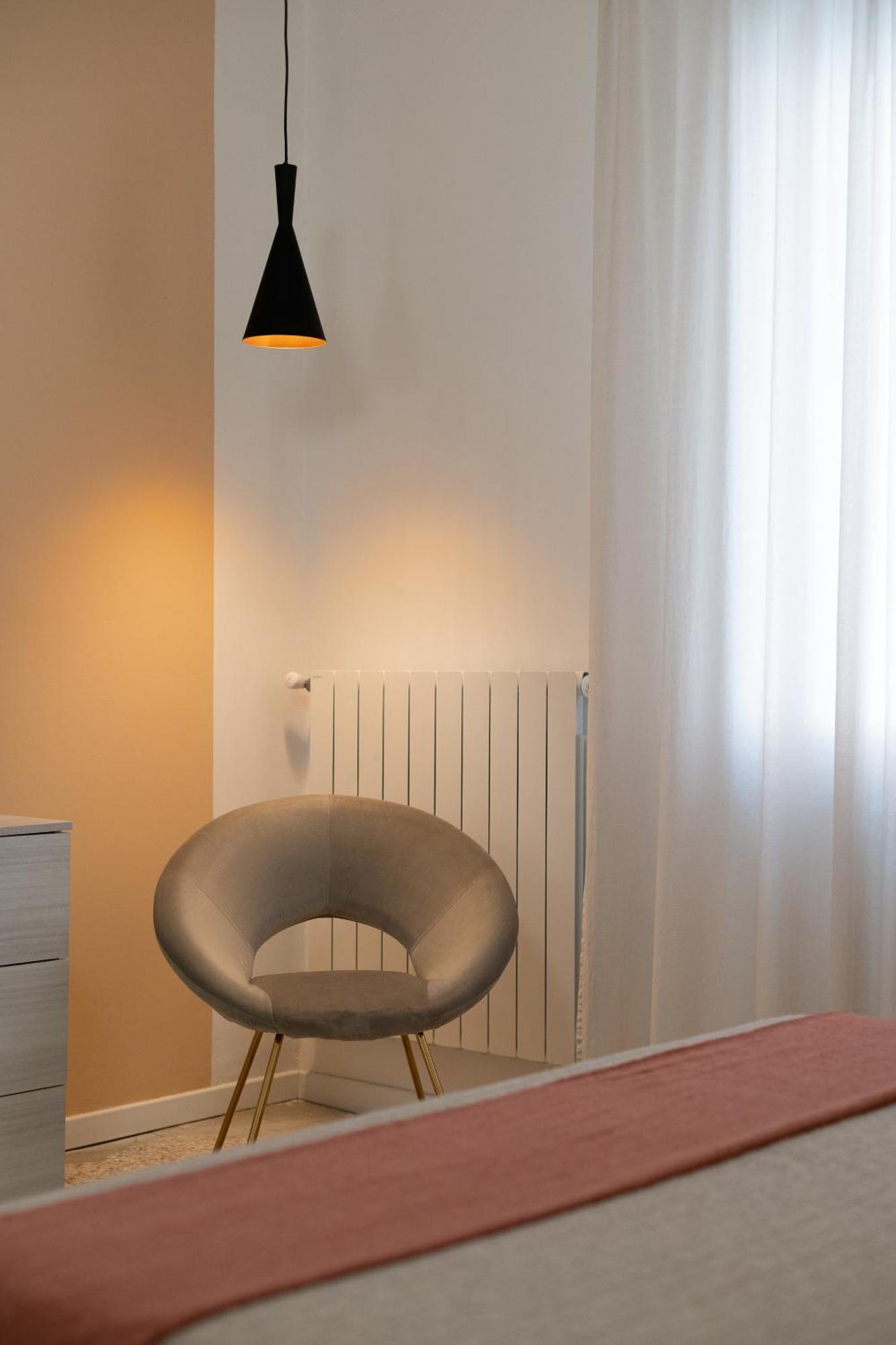Casa Daura - Your Comfortable Apartment In Bologna - Parking エクステリア 写真