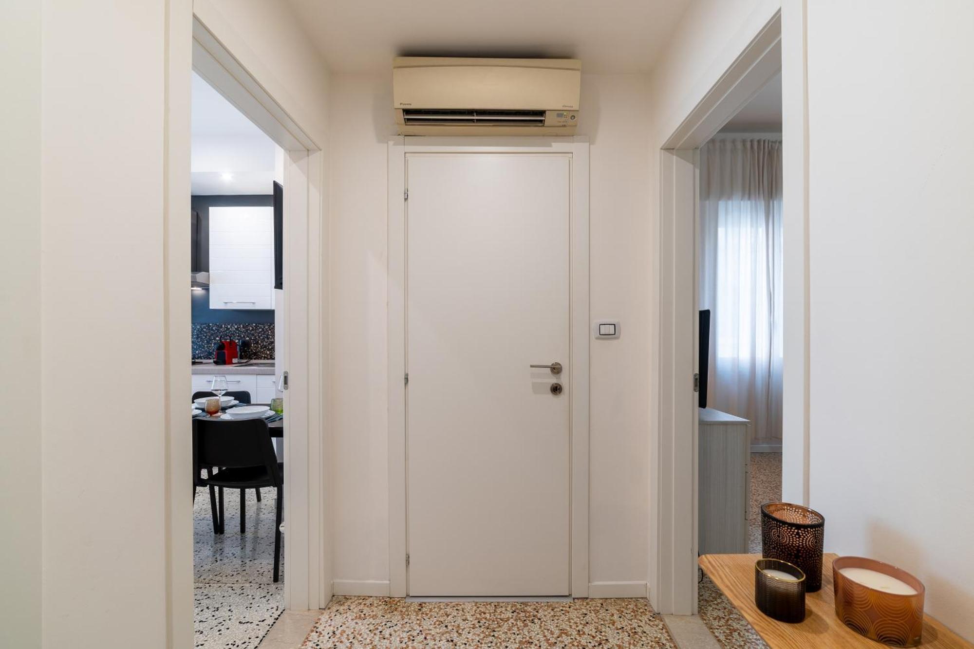 Casa Daura - Your Comfortable Apartment In Bologna - Parking エクステリア 写真