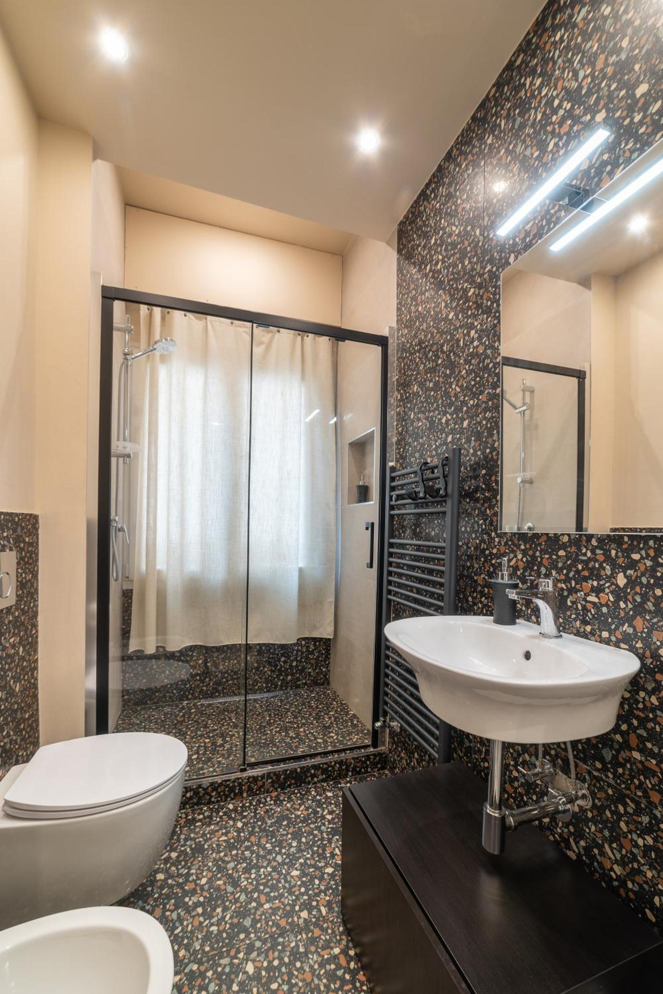 Casa Daura - Your Comfortable Apartment In Bologna - Parking エクステリア 写真